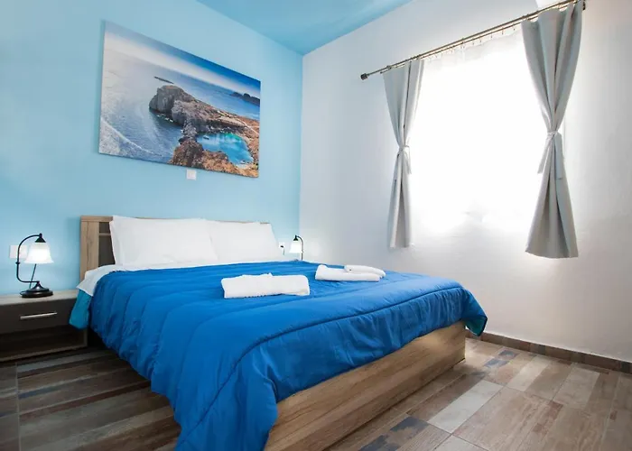 Captain Elias 2 Foiníkion