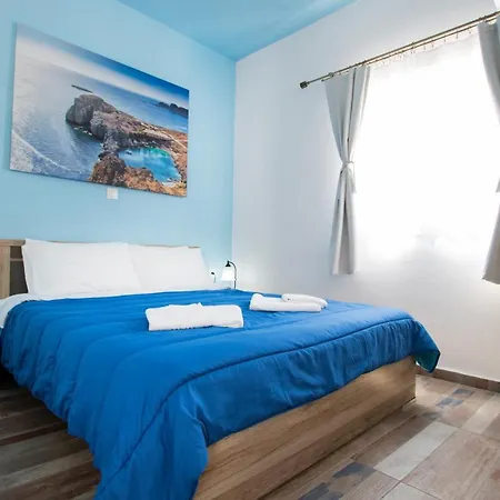 Captain Elias 2 Foinikion