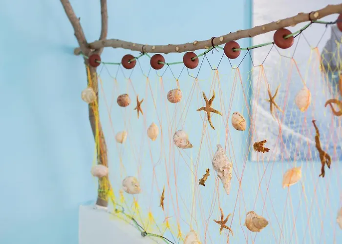 Captain Elias 2 * Foiníkion